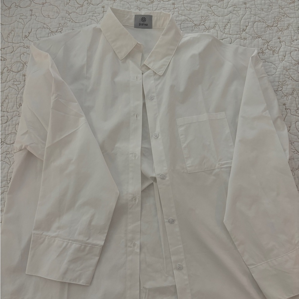 Parke white button down shirt. Size Large. EUC